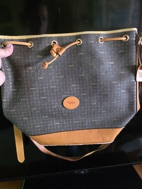 Vintage Black/tan Leather Bucket Shoulder Bag